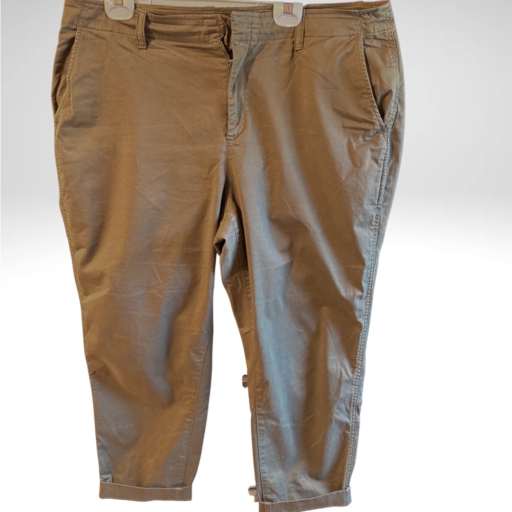 GAP Women's Army green Cropped Pants